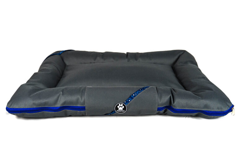 Almohadón desmontable y lavable – cómodo, resistente y antidesgarro. Con cierre para fácil limpieza y disponible en talles S, M y L, pensado para brindar el mejor descanso a tu perro