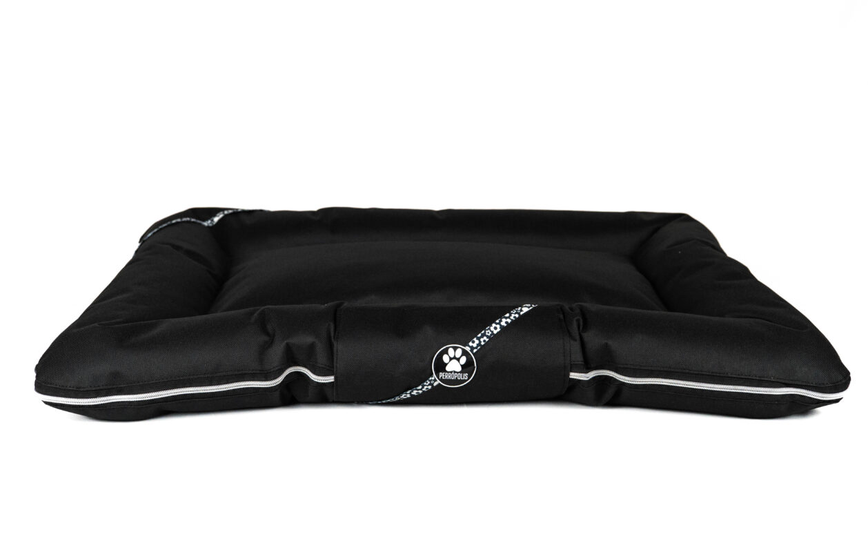 Almohadón desmontable y lavable – cómodo, resistente y antidesgarro. Con cierre para fácil limpieza y disponible en talles S, M y L, pensado para brindar el mejor descanso a tu perro