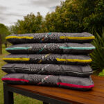 ALMOHADONES ANTIDESGARRO GRIS - ABEJAS